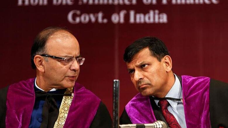 Rajan Meets Jaitley for Discussions over Monetary Policy Committee
