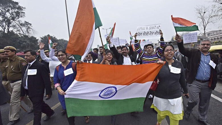 Police hunt for JNU students on campus in sedition case
