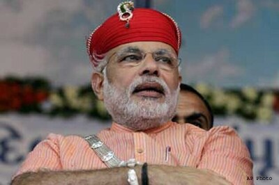 Better to have tea-seller as your PM than a man who sells the country: Narendra Modi