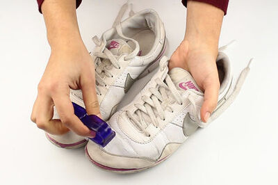 How to Clean White Leather Shoes