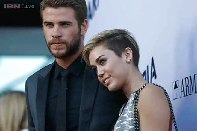 Miley Cyrus makes late night calls to ex-boyfriend Liam Hemsworth