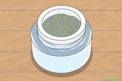 How to Make Holographic Nails