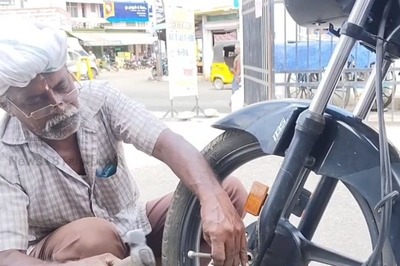 Meet 62-year-old Mayakrishnan Who Has Been Running Puncture Repair Shop For 25 Years In Tamil Nadu