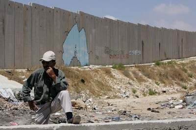 At West Bank Tea Party, Artist Banksy Offers Royal 'Apology' for Balfour Declaration