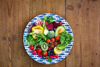 Want to Stay Happy? Eat Fruit and Veggies