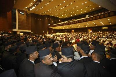 Nepal passes new Constitution, splits country into 7 federal provinces