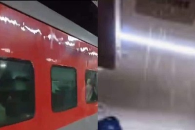 Water Leaks From Roof Of AC Coach In Jabalpur-Nizamuddin Gondwana Express