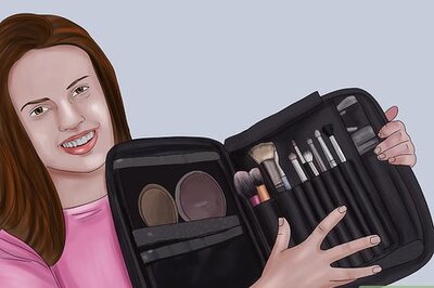 How to Choose a Makeup Bag