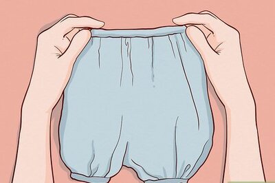 How to Buy Clothing for a Baby