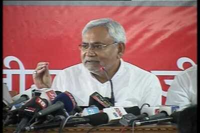 Nitish Kumar attacks PM on rising price of pulses