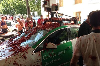 Google Street View car pelted with tomatoes (what else?) at La Tomatina