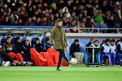 Barcelona looking to strengthen forward line, says coach Luis Enrique