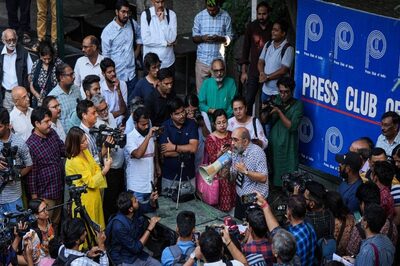 NewsClick HR Head Chakravarty Moves Delhi Court for Bail, Founder Prabir Purkayastha Seeks Seized Electronic Devices Back