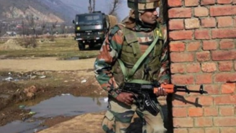 Kashmir encounter: 2 terrorists killed, top LeT commander flees
