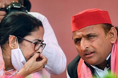 UP Phase 7 Polls: ‘Khela Hobe’ Says Mamata Banerjee as She Campaigns for Akhilesh Yadav in Varanasi