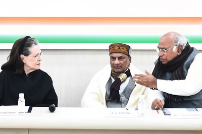 Mallikarjun Kharge May Replace Ghulam Nabi Azad as Leader of Opposition in Rajya Sabha