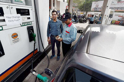RBI Says No Data on Demonetised Rs 500, 1,000 Notes Used at Petrol Pumps