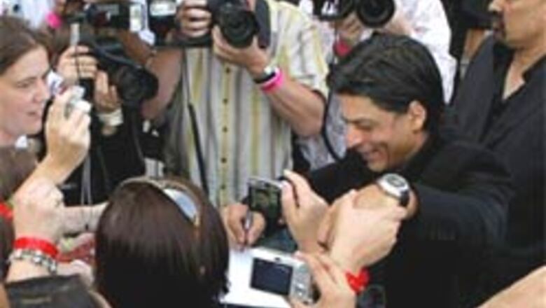 In Pics: SRK plays a different ball game in London