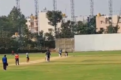 Rishabh Pant Smashes Trademark One-Handed Six During Practice in Bengaluru Before IPL 2024 | WATCH
