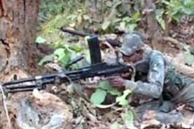 Govt offers perks to cops fighting Naxal menace