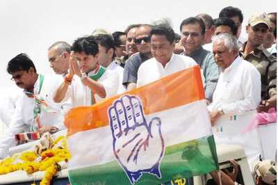 Social Media War Breaks Out Between Kamal Nath and  Scindia Supporters