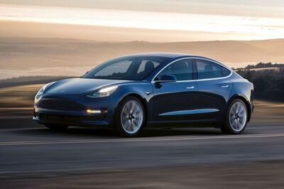 Tesla May Bill for the In-Car Internet From July 1