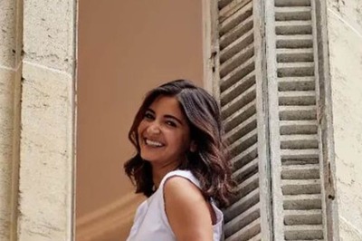 Anushka Sharma Flaunts Her Million-Dollar-Smile As She Drops Another Pic From Her Paris Diaries