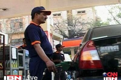 Delhi petrol pump outlets to close on Oct 28 to protest VAT