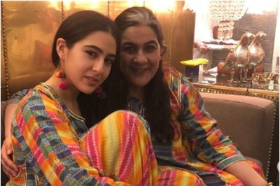 Sara Ali Khan Strikes Style Symmetry with Mom Amrita Singh, See Pics