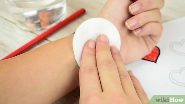How to Make a Temporary Tattoo With a Pencil