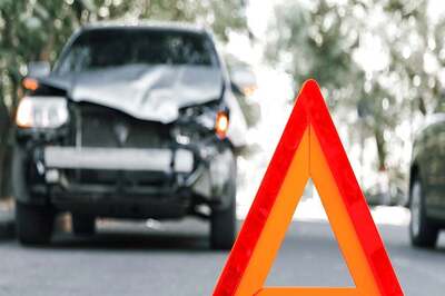 2 Girl Students Injured After Being Hit by Professor's Car at Maharani Varsity in Bengaluru