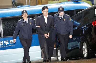 Samsung Group Chief Charged With Bribery, Corporate Nerve Centre Shut