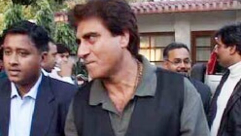 Raj Babbar gives Amar CD to UP Gov