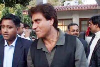 Raj Babbar gives Amar CD to UP Gov