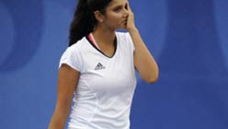 Sania-Sunitha crash out tennis doubles event
