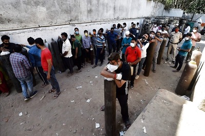 Delhi Reports 22,933 New Cases, Lowest in Nine Days; Hospitals Still Crippled, Oxygen Shortage Continues