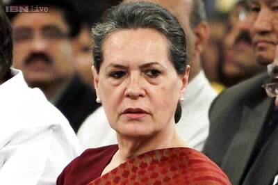 Sonia Gandhi condemns suicide attack at Wagah border