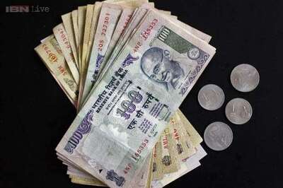 Rupee closes at 61.75 against US dollar