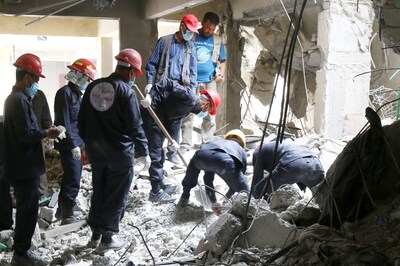 In Syria's Raqqa, Corpses Still Lie in The Rubble