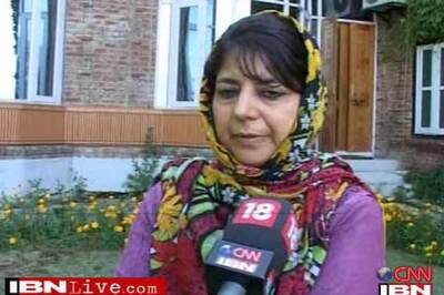 Dispute over J&K CVC, Mehbooba walks out of meet