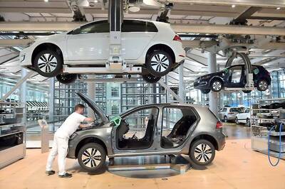 Auto Component Industry Turnover Dips 10% in April-Sept; 1 lakh Temporary Workers Lose Jobs