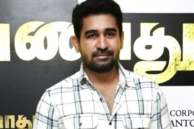 Vijay Antony's Wife Fatima Shares Rare Pic of Daughter Meera Days After Death: 'I'm Drowning, Dying'