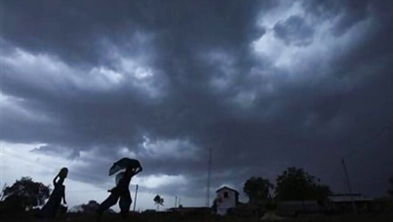Rajasthan: Three people dead after a mud wall collapsed due to heavy rainfall in Ganganagar