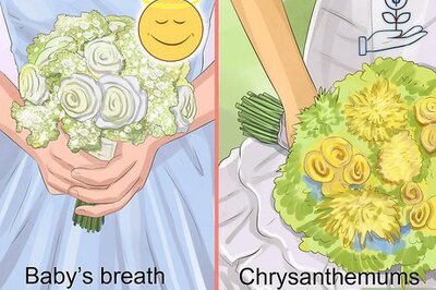 How to Choose Flowers for the Bridesmaids' Bouquets
