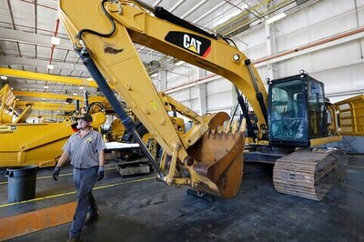 Caterpillar 4Q Sales Slip, But Results Top Wall Street