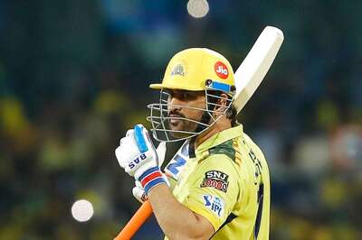 'He Will be Batting, Crowd Will be Roaring': CSK Coach Michael Hussey Predicts MS Dhoni to Finish Off Game vs DC With a Maximum