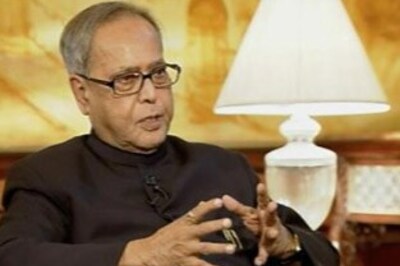 After PC, Pranab pulls up Mamata for Azad remark