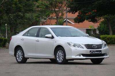Toyota to recall 8,700 units of Corolla Altis, Camry in India