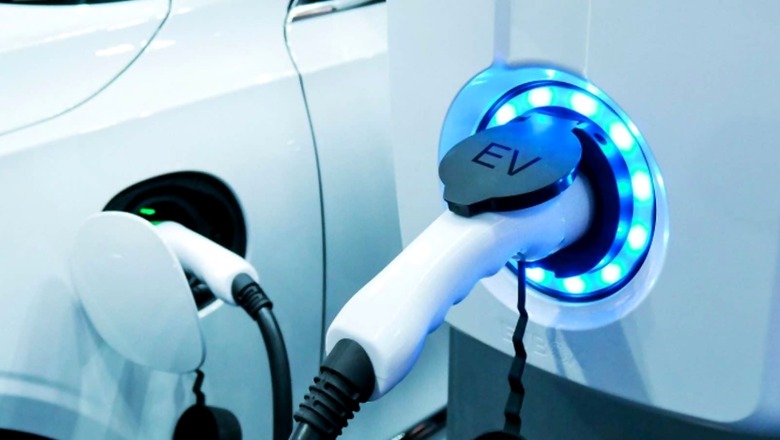 JSW Group Offers Rs 3 Lakhs Incentive to Employees for Purchasing Electric Vehicles