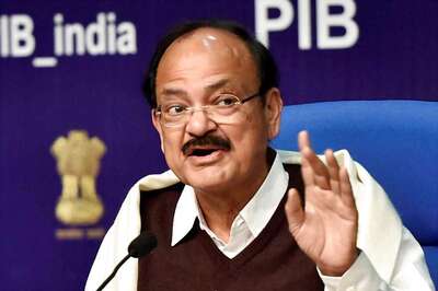 PM Modi Actually 'Complimented' Manmohan Singh: Venkaiah Naidu